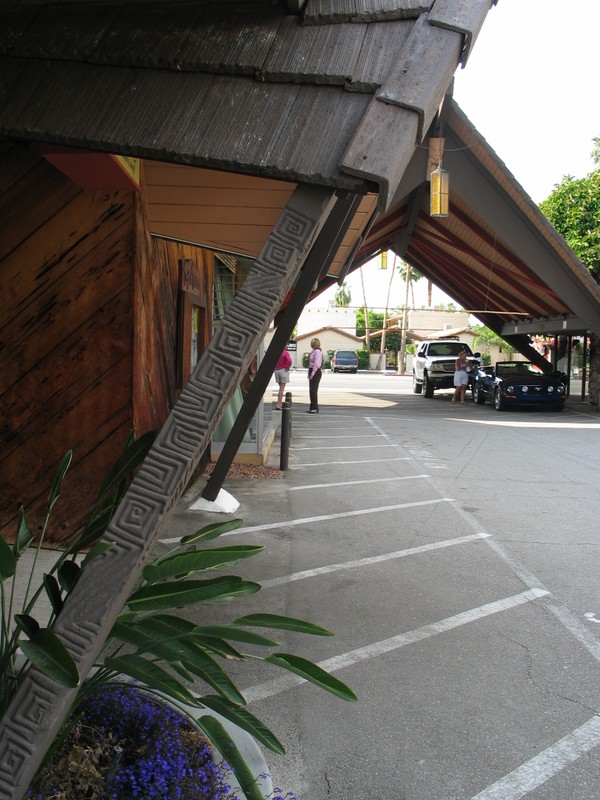 a side view of the Reef A-Frame and the entry.
