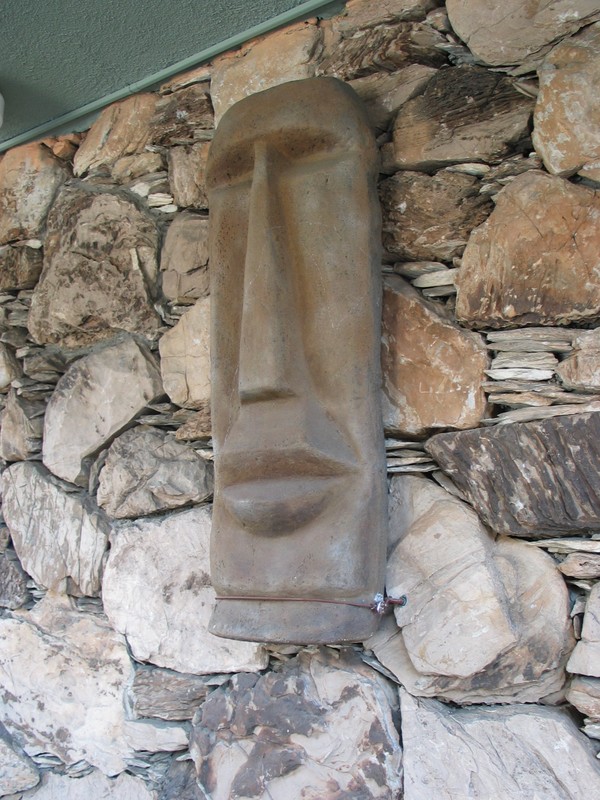 Looking back towards the lobby, a close up on the Moai.
