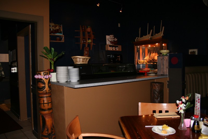 The sushi bar near the back. At the left hands side you can see the wonderful Tiki Chisel Slinger donated to the Tropical Bistro back in June.