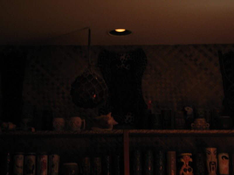Here's closer in on how Gecko's carving is lit and the nice red float next to it. That white ceiling's still gotta go.