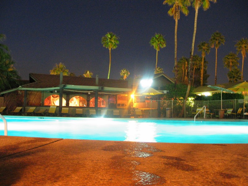 Playing with the exposure- another look back across the pool at the Reef.