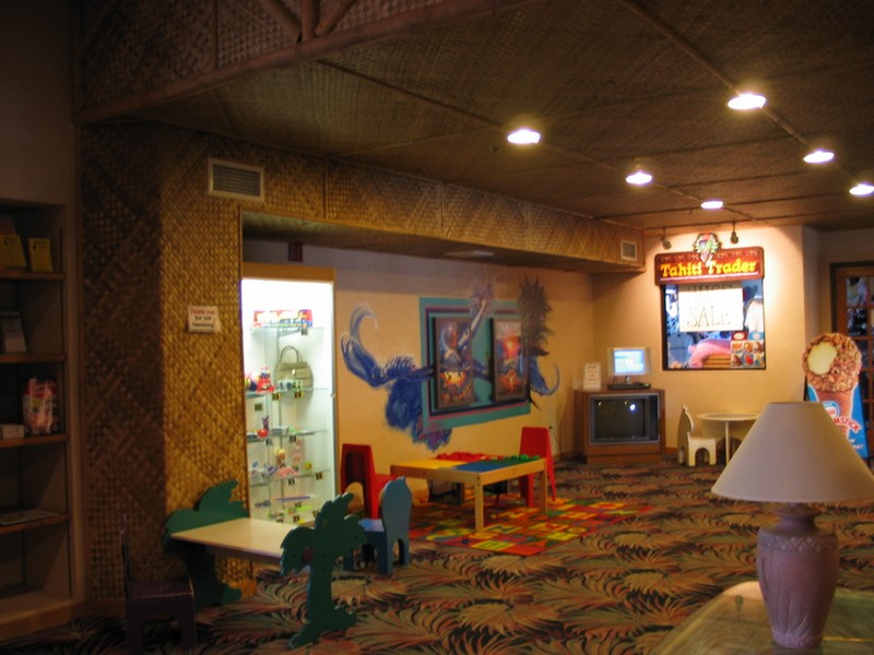The Tahiti Trader gift shop in the main lobby. Note the matting on the walls and the 'exotic' carpet. The lobby had massive open beams with hanging plants but we have no picture.