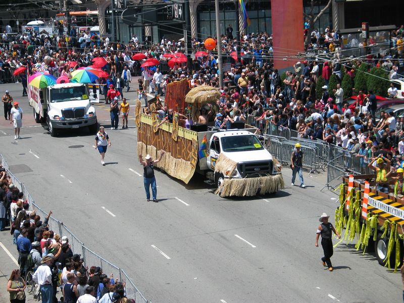 The float for Headhunters bar and grill in Sacramento, CA.