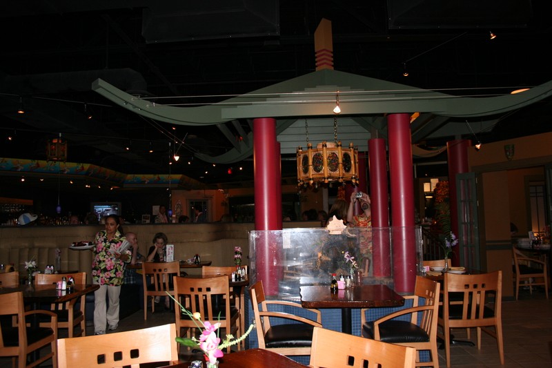 Here, I'm looking from the rear of the restaurant towards the bar area (look left) this pagoda shaped central focus has a small trickling fountain, a conch shell, some lucky bamboo, and a lamp from the Kahiki.